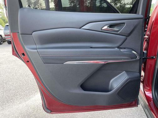 Radiant Red 2025 Chevrolet Traverse Z71