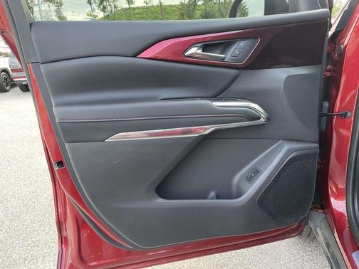 Radiant Red 2025 Chevrolet Traverse Z71