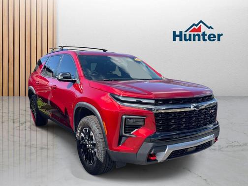 Radiant Red 2025 Chevrolet Traverse Z71