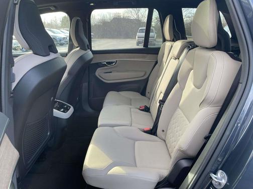 2025 Volvo XC90 PLUS