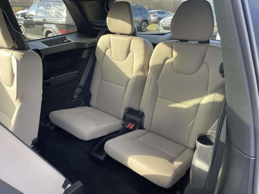 2025 Volvo XC90 PLUS