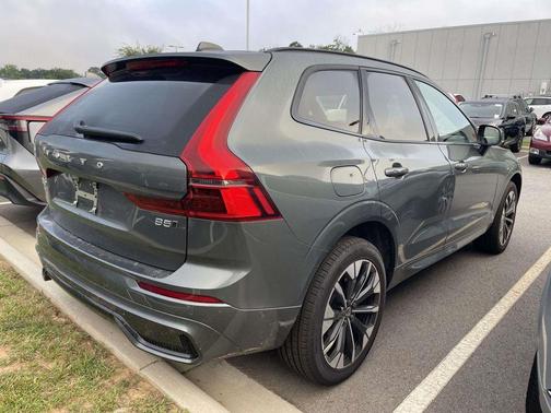 Forest Green 2026 Volvo XC60 B5 Plus
