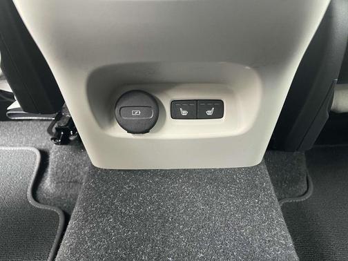 2022 Volvo XC40 T5 Momentum