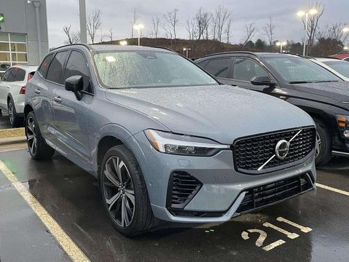 2023 Volvo XC60 Recharge Plug-In Hybrid T8 Ultimate Dark Theme