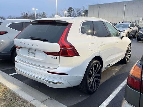2023 Volvo XC60 B6 Ultimate Bright Theme