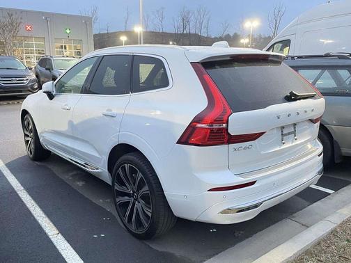 2023 Volvo XC60 B6 Ultimate Bright Theme