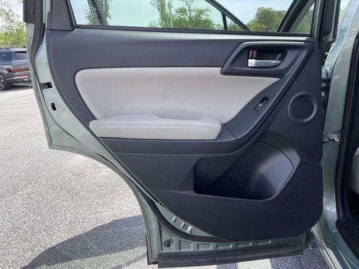 Jasmine Green Metallic 2016 Subaru Forester 2.5i Limited