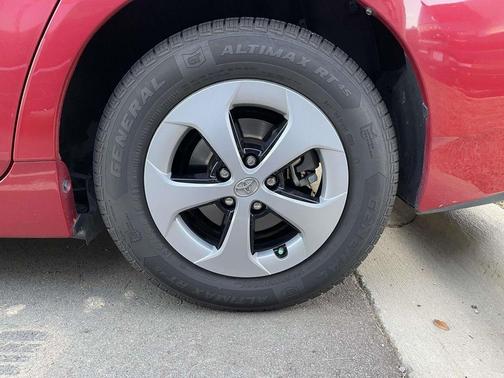 2014 Toyota Prius Three