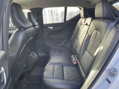 2023 Volvo XC40 B5 Core