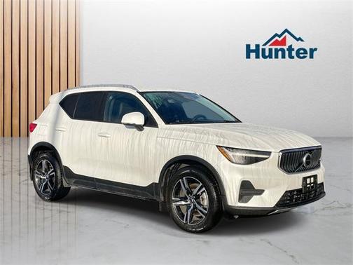 2023 Volvo XC40 B5 Core