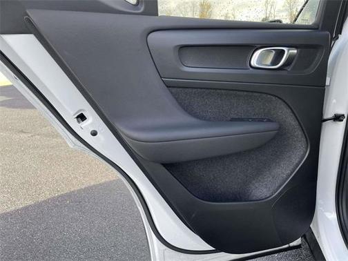 2023 Volvo XC40 B5 Core