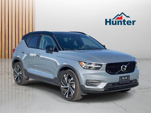 2021 Volvo XC40 T5 R-Design