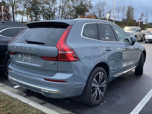 2023 Volvo XC60 B5 Plus Bright Theme