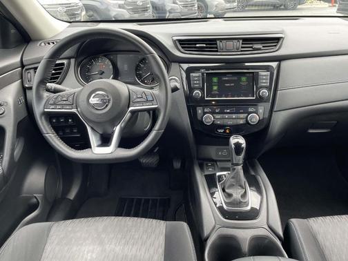 Gun Metallic 2019 Nissan Rogue SV