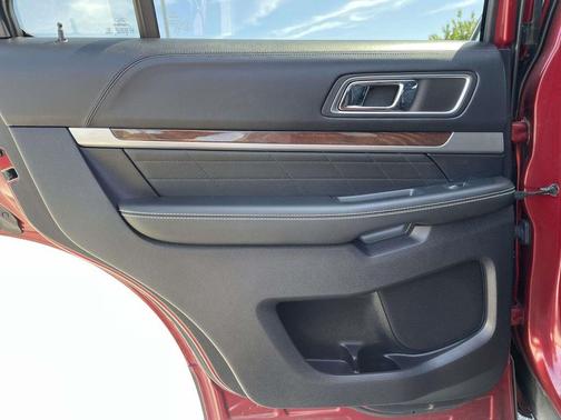 Ruby Red Metallic Tinted Clearcoat 2018 Ford Explorer Platinum