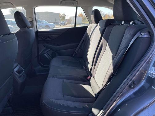 2025 Subaru Outback Base
