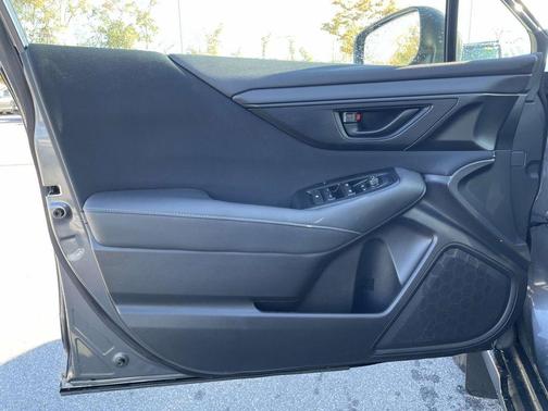 2025 Subaru Outback Base