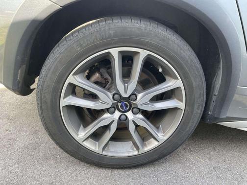 Gray Metallic 2018 Volvo S60 Cross Country T5