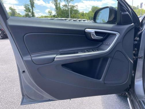 Gray Metallic 2018 Volvo S60 Cross Country T5