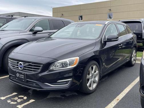 Onyx Black Metallic 2017 Volvo V60 T5 Platinum