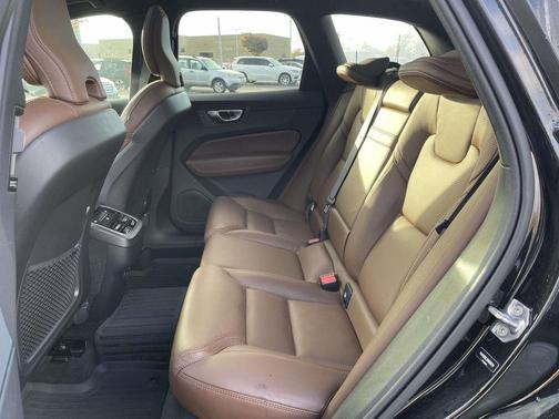 2021 Volvo XC60 T5 Inscription