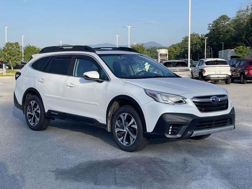Crystal White Pearl 2022 Subaru Outback Limited