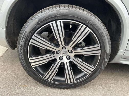 Metallic 2024 Volvo XC90 Recharge Plug-In Hybrid T8 Plus Bright Theme 7-Seater