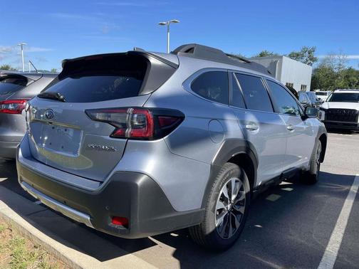 Ice Silver Metallic 2024 Subaru Outback Limited