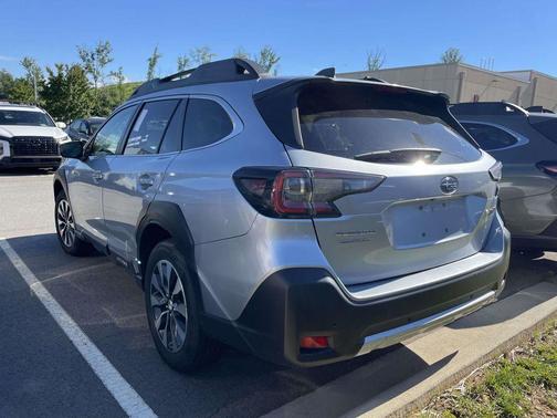 Ice Silver Metallic 2024 Subaru Outback Limited