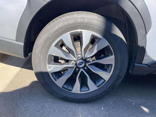 Ice Silver Metallic 2024 Subaru Outback Limited