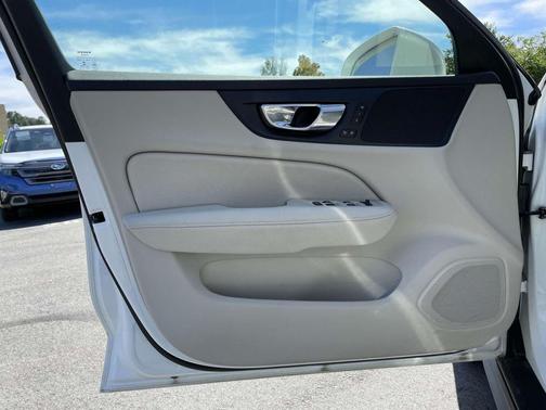 2020 Volvo V60 Cross Country T5