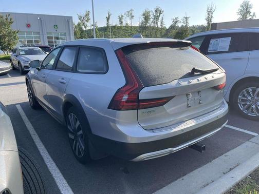 Silver 2023 Volvo V90 Cross Country B6 Ultimate