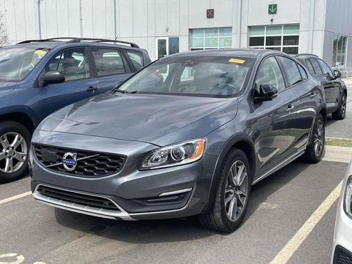2018 Volvo S60 Cross Country T5