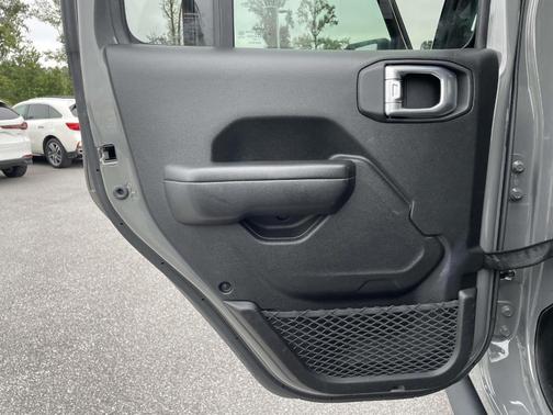 Sting Gray Clearcoat 2020 Jeep Gladiator Sport