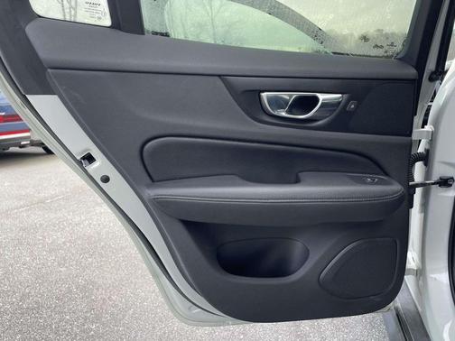 2021 Volvo V60 Cross Country T5