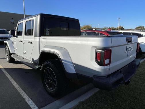 Silver Zynith Clearcoat 2023 Jeep Gladiator Overland