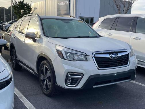Crystal White Pearl 2019 Subaru Forester Touring