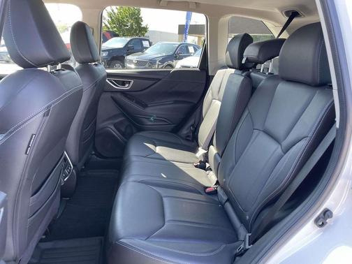 Crystal White Pearl 2019 Subaru Forester Touring
