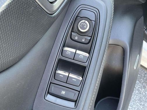 Crystal White Pearl 2019 Subaru Forester Touring
