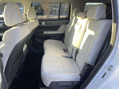 2025 Hyundai SANTA FE SE