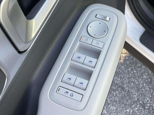 2025 Hyundai SANTA FE SE