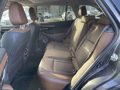 2022 Subaru Outback Touring XT