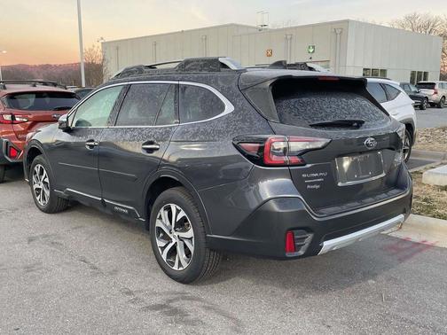 2022 Subaru Outback Touring XT