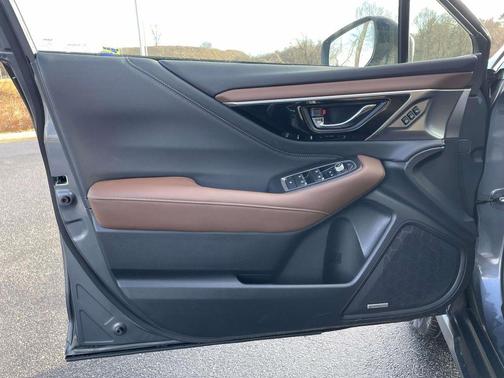 2022 Subaru Outback Touring XT