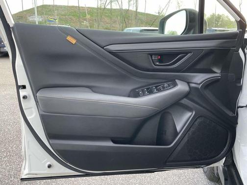 Crystal White Pearl 2023 Subaru Outback Wilderness