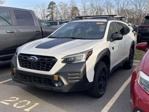 Crystal White Pearl 2023 Subaru Outback Wilderness