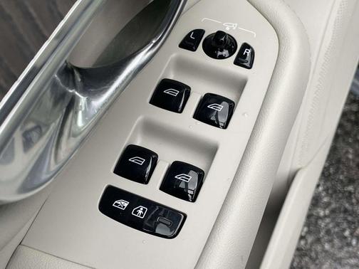 Thunder Gray Metallic 2023 Volvo XC90 B6 Plus 7-Seater