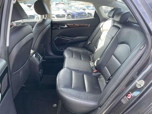 2018 Kia Cadenza Premium