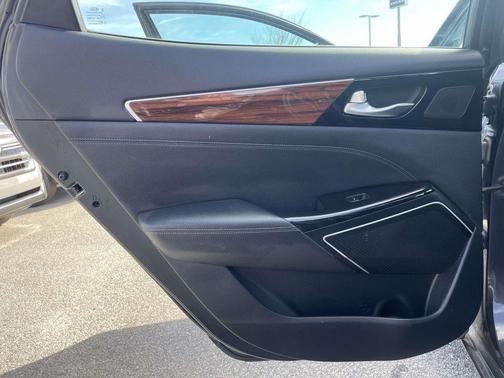 2018 Kia Cadenza Premium