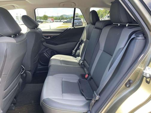 Autumn Green Metallic 2025 Subaru Outback Onyx Edition